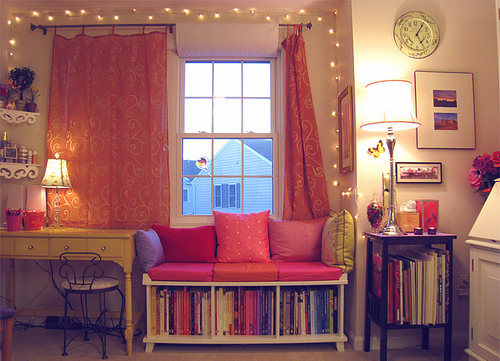 bedroom, book shelf and desk