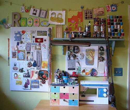 apartment, bedroom, furnished, room, sewing, sewing machine