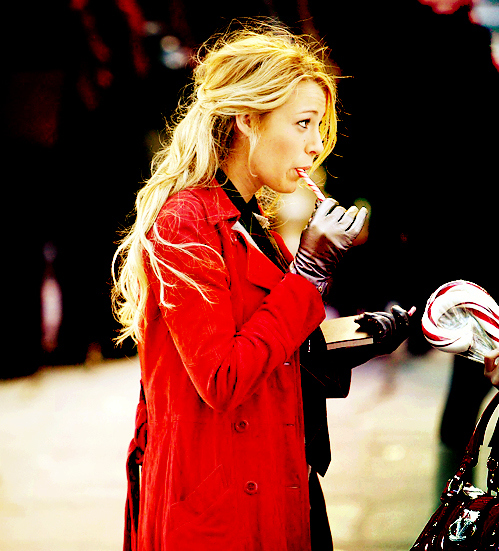 blake lively, blonde and christmas