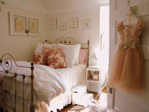 bed, bedroom and bow