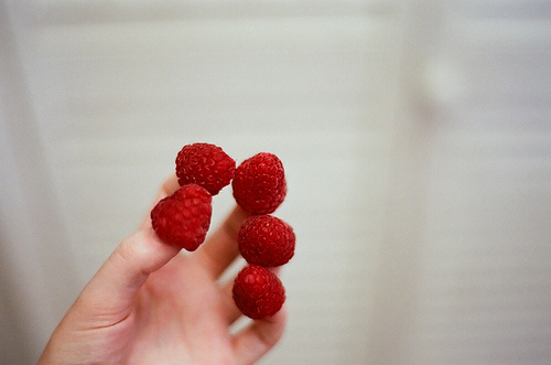 amelie, cute, fingers, food, lovely