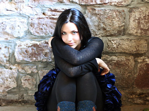 amy lee, beautiful and black hair
