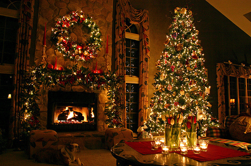 big house, christmas and holiday wreath