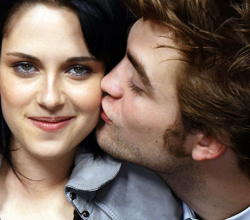 kiss, kristen stewart, love, robert pattinson, smile