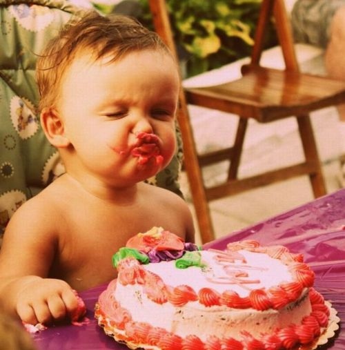 baby, biquinho and cake