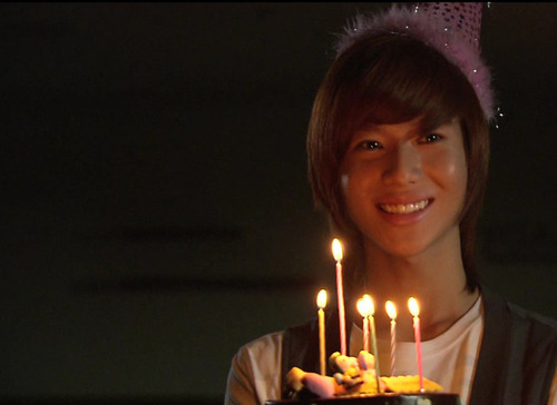 birthday-cake-hot-korean-kpop-Favim.com-