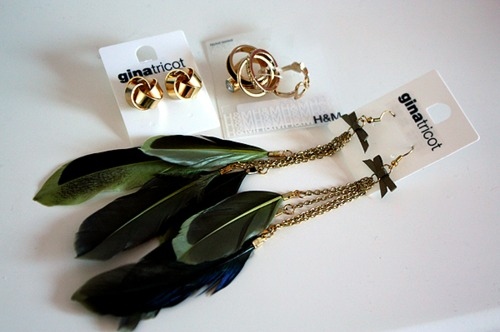 earings, fashion and feathers