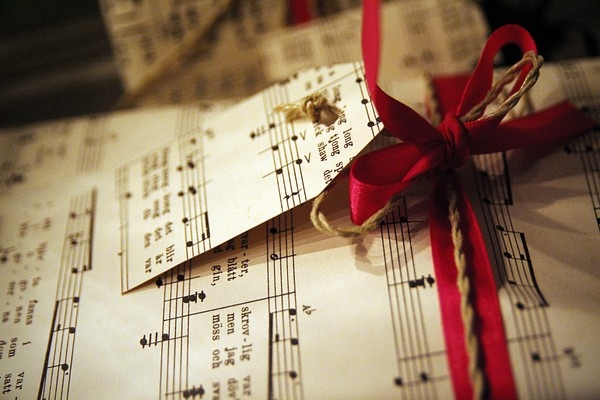 bow, christmas and notes
