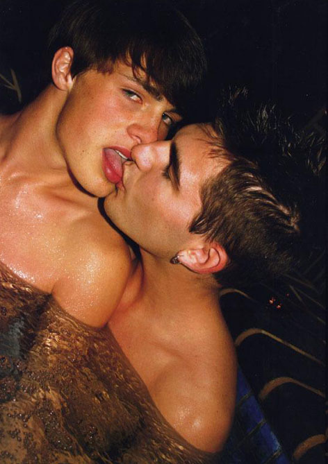 Gay Guys Kiss 7