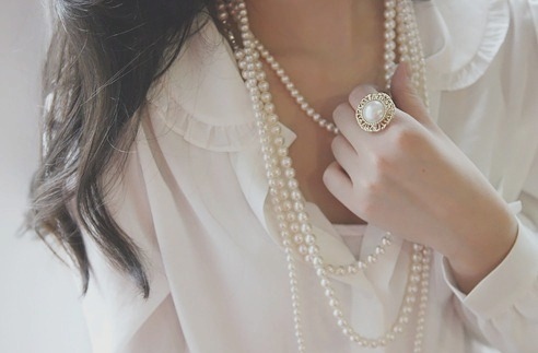 fashion, hair and pearls