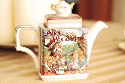 alice in wonderland,  cute and  tea