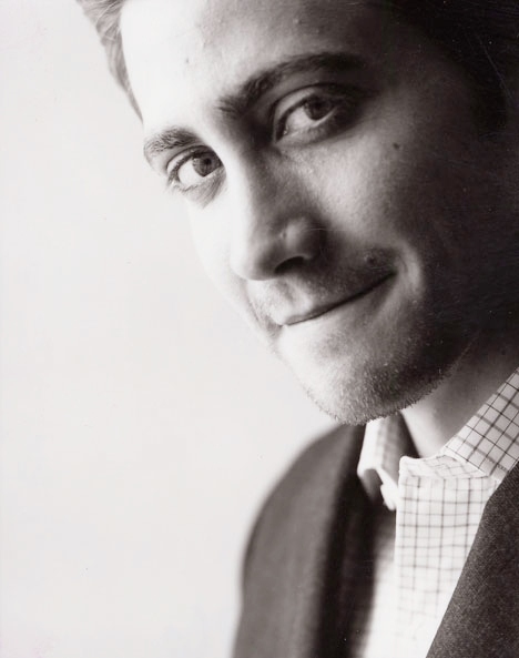 black and white, hot and jake gyllenhaal