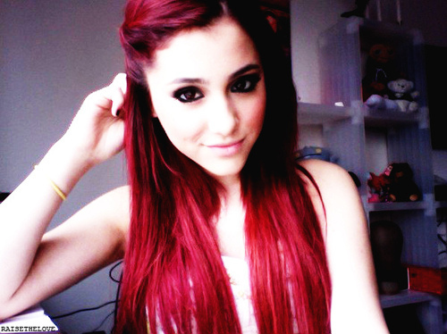 ariana grande nackt