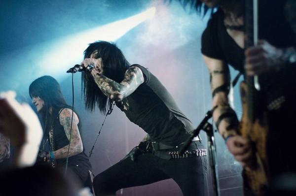 andy six, andy sixx and black veil brides