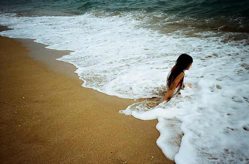 http://hrvatski-fokus.hr/wp-content/uploads/2017/03/favim.com_orig_201108_17_beach-girl-love-sand-sea-Favim.com-124812.jpg
