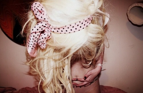 blonde, bow and girl