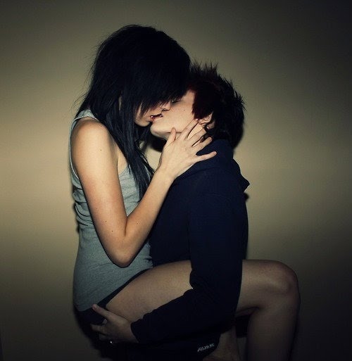 emo kissing Cute couples