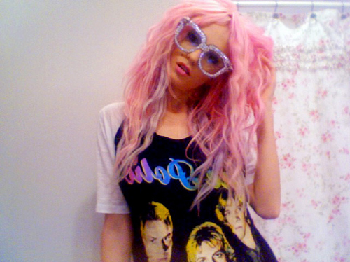 audrey kitching, fashion, glasses, hair, lipstick