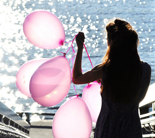 ballons, girl and ocean