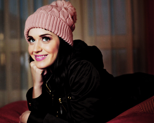 beautiful, bobble hat and celebrity
