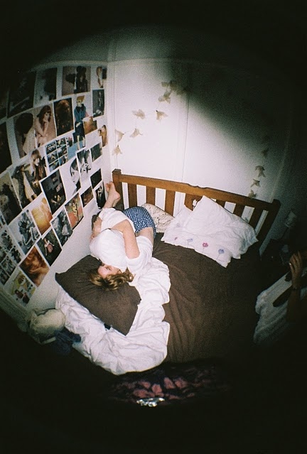 35mm, ball and bed