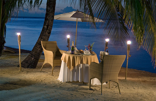 beach, dinner and romantic