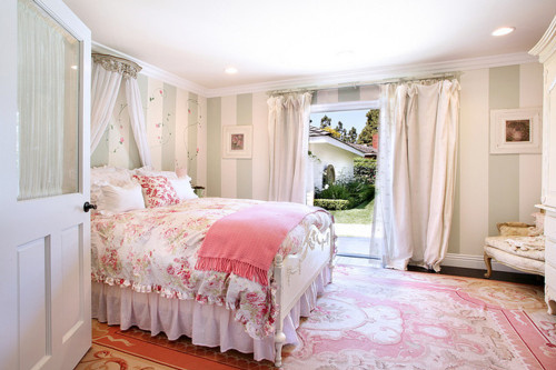 bed, bedroom and curtains