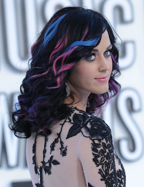 curly, highlights and katy perry