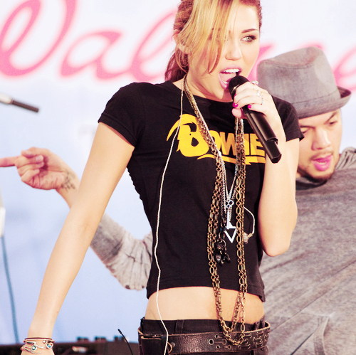 diva, fashion and miley