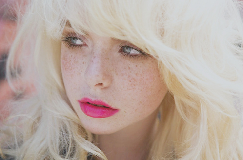 blonde, freckles and girl