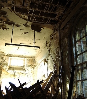 asylum, chiaroscuro and interior