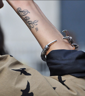 arm, beige and birds