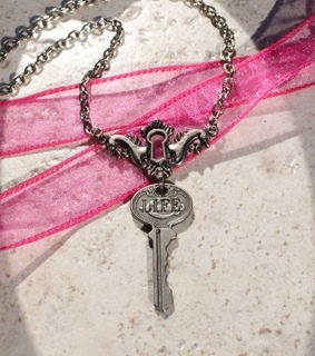 bella cullen, breaking dawn and breaking dawn jewelry