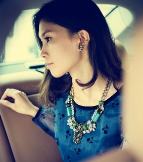 beautiful, black and crystal flower ear cuff