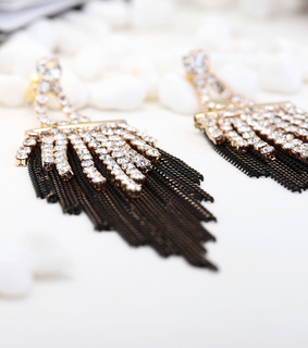 chain earrings, chain fringe earrings and chain linear earrings