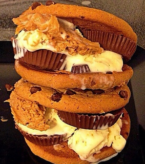 chocolate, chocolate chip cookies and chocolate chips