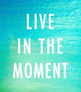 live in the moment and wallpaper