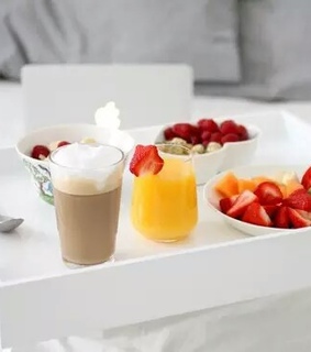 apple, bed and breakfast