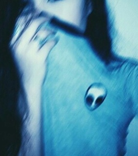 girl, grunge and messy hair