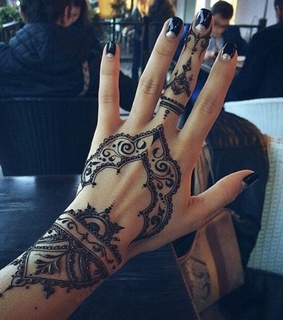 girl, henna and henna tattoo