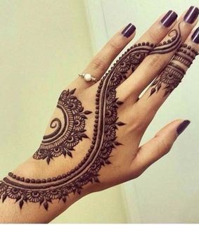 black, henna and nails