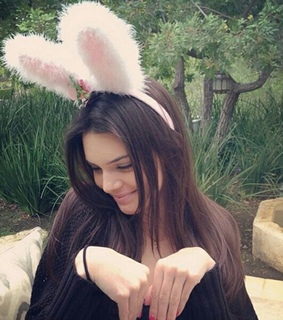 fake model, stupid brat and kendall jenner