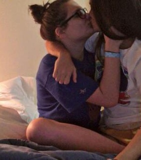 girl, kiss and lesbian