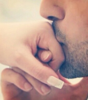 love, romantic and handkiss