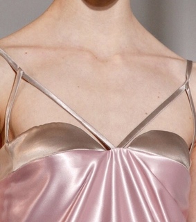 body, collarbones and dress