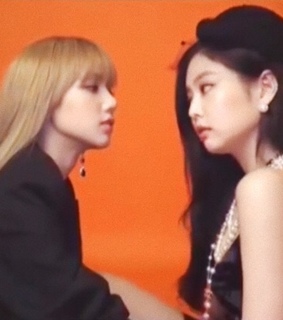 Lalisa Manoban, girls and park chaeyoung