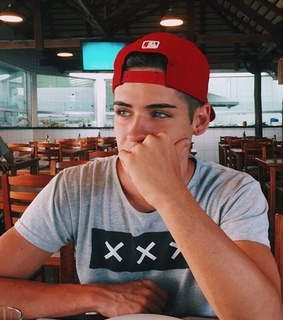 tasty, aesthetic and handsome