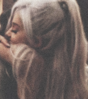 ariana grande, ariana icons and twitter