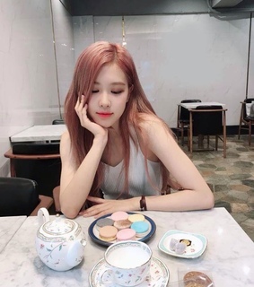 lq, blackpink and idol