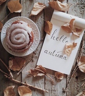 glaze, roll cake and sugar